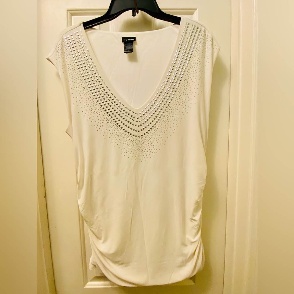 ENC Torrid Ruched Vneck Embellished Sleeveless Top